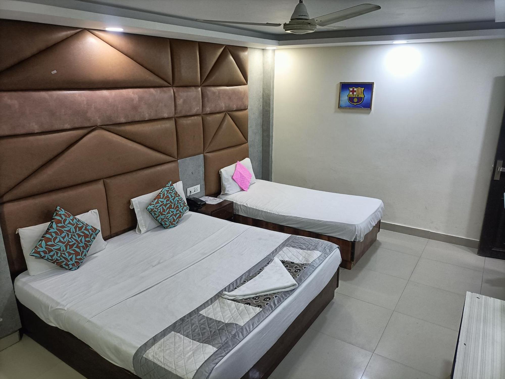 Hotel Krone A Family Hotel Near Igi Airport Delhi New Delhi Exterior photo